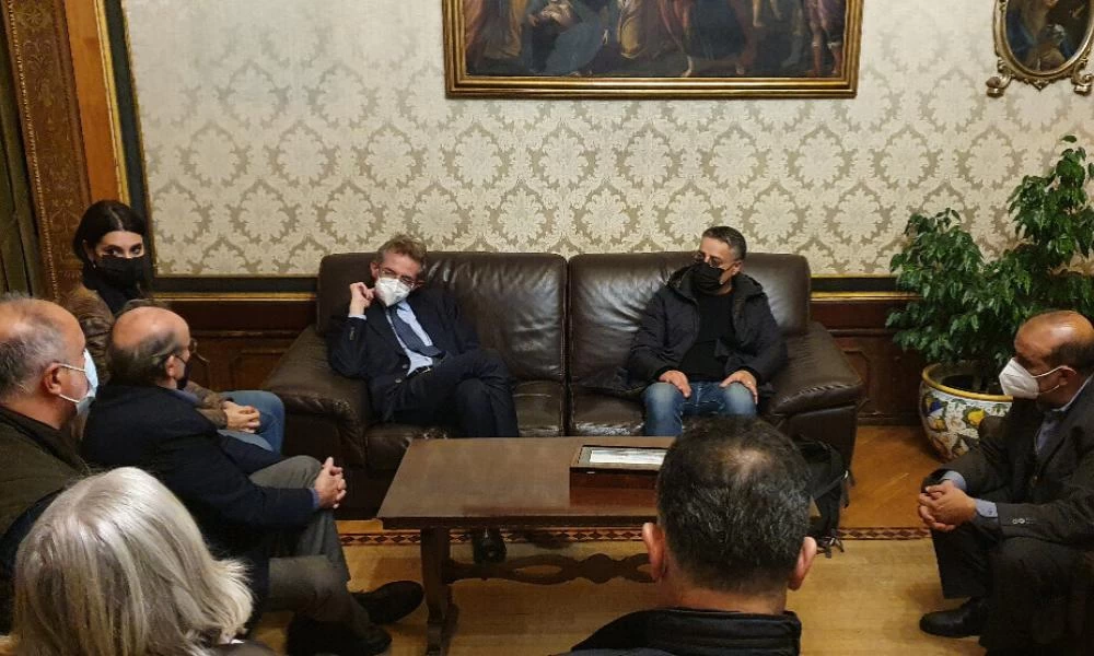 Έφτασε στην Νάπολη το Freedom Ship για την απελευθέρωση του Οτσαλάν